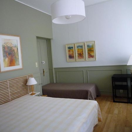 Appartement Avignon Centre Intra Muros Cour Exterieure Parking Prive Gratuit Exterior foto