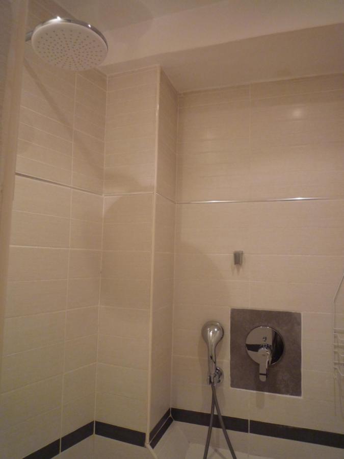 Appartement Avignon Centre Intra Muros Cour Exterieure Parking Prive Gratuit Exterior foto