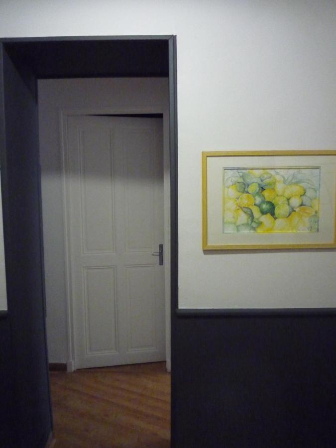 Appartement Avignon Centre Intra Muros Cour Exterieure Parking Prive Gratuit Exterior foto